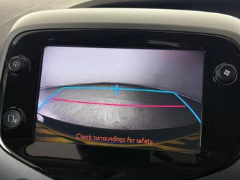 Toyota AYGO 1.0 VVT-i x-trend x-shift Euro 6 5dr (Safety Sense)