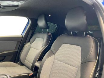 Renault Clio 1.6 E-TECH techno Auto Euro 6 (s/s) 5dr