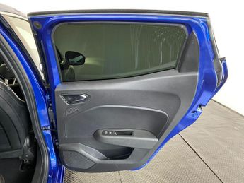 Renault Clio 1.6 E-TECH techno Auto Euro 6 (s/s) 5dr