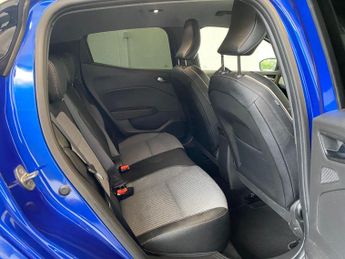 Renault Clio 1.6 E-TECH techno Auto Euro 6 (s/s) 5dr