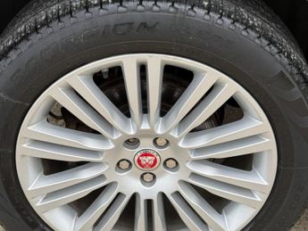 Jaguar F-PACE 2.0 D240 R-Sport Auto AWD Euro 6 (s/s) 5dr