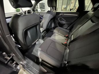 Audi Q3 1.5 TFSI CoD 35 S line S Tronic Euro 6 (s/s) 5dr