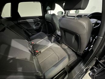 Audi Q3 1.5 TFSI CoD 35 S line S Tronic Euro 6 (s/s) 5dr