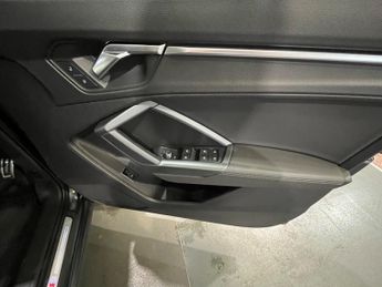 Audi Q3 1.5 TFSI CoD 35 S line S Tronic Euro 6 (s/s) 5dr