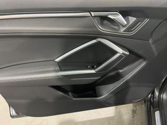 Audi Q3 1.5 TFSI CoD 35 S line S Tronic Euro 6 (s/s) 5dr