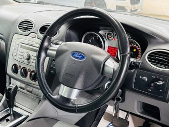 Ford Focus 1.6 Zetec 5dr