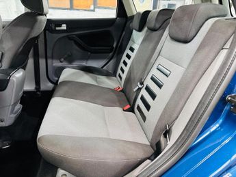 Ford Focus 1.6 Zetec 5dr