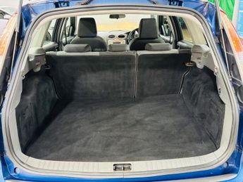 Ford Focus 1.6 Zetec 5dr