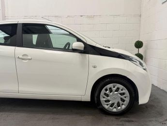 Toyota AYGO 1.0 VVT-i x-play x-shift Euro 6 5dr
