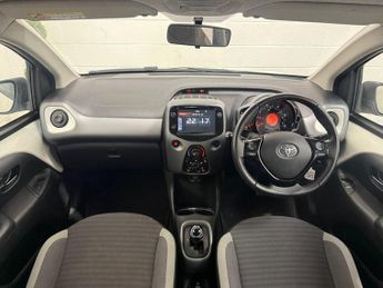 Toyota AYGO 1.0 VVT-i x-play x-shift Euro 6 5dr