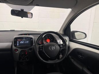 Toyota AYGO 1.0 VVT-i x-play x-shift Euro 6 5dr