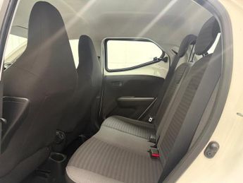 Toyota AYGO 1.0 VVT-i x-play x-shift Euro 6 5dr