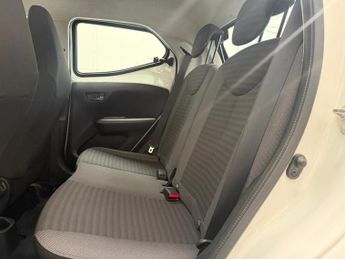 Toyota AYGO 1.0 VVT-i x-play x-shift Euro 6 5dr
