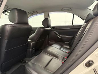 Toyota Avensis 2.0 VVT-i T Spirit 4dr