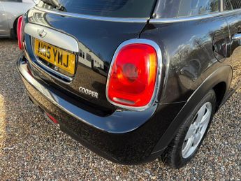 MINI Hatch 1.5 Cooper Auto Euro 6 (s/s) 5dr