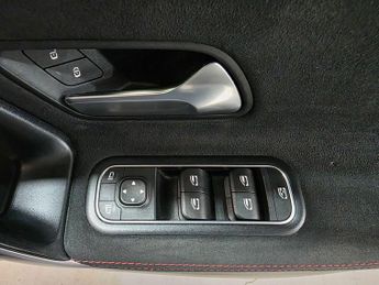 Mercedes-Benz A Class 1.3 A200 AMG Line 7G-DCT Euro 6 (s/s) 4dr