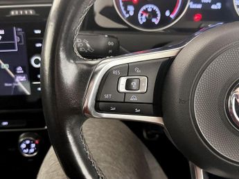 Volkswagen Golf 2.0 TDI R-Line Euro 6 (s/s) 5dr