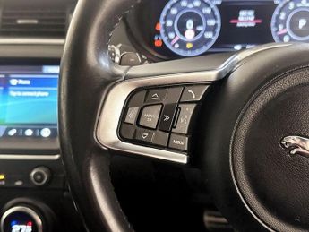 Jaguar E-PACE 2.0 P200 Chequered Flag Auto AWD Euro 6 (s/s) 5dr