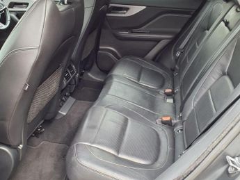 JAGUAR F-PACE 2.0 D180 R-Sport SUV 5dr Diesel Auto AWD Euro 6 (s/s) (180 ps) 6