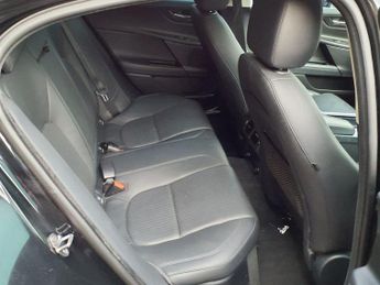 JAGUAR XE 2.0 D PORTFOLIO AWD 4d 238 BHP 4X4 AUTOMATIC FULL LEATHERS