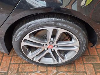 JAGUAR XE 2.0 D PORTFOLIO AWD 4d 238 BHP 4X4 AUTOMATIC FULL LEATHERS