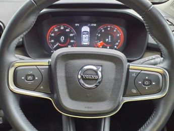 VOLVO XC40 2.0 B4 INSCRIPTION MHEV 5d 195 BHP 6 MONTHS WARRANTY 2 KEYS