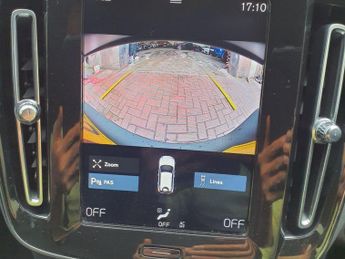 VOLVO XC40 2.0 B4 INSCRIPTION MHEV 5d 195 BHP 6 MONTHS WARRANTY 2 KEYS