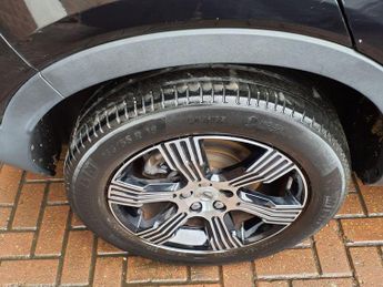 VOLVO XC40 2.0 B4 INSCRIPTION MHEV 5d 195 BHP 6 MONTHS WARRANTY 2 KEYS