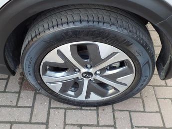 KIA NIRO 64kWh 4 SUV 5dr Electric Auto (201 bhp) FULL KIA SERVICE HISTORY