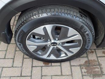 KIA NIRO 64kWh 4 SUV 5dr Electric Auto (201 bhp) FULL KIA SERVICE HISTORY