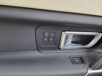 LAND ROVER DISCOVERY SPORT 2.0 TD4 HSE Luxury SUV 5dr Diesel Auto 4WD Euro 6 (s/s) (180 ps)