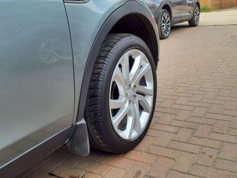 LAND ROVER DISCOVERY SPORT 2.0 TD4 HSE Luxury SUV 5dr Diesel Auto 4WD Euro 6 (s/s) (180 ps)