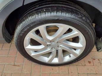 LAND ROVER DISCOVERY SPORT 2.0 TD4 HSE Luxury SUV 5dr Diesel Auto 4WD Euro 6 (s/s) (180 ps)