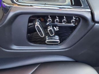 JAGUAR XJ 3.0 D V6 AUTOBIOGRAPHY L 4d 302 BHP LIVE TV MASSAGE SEATS