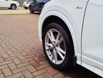AUDI Q2 2.0 TFSI 40 S line SUV 5dr Petrol S Tronic quattro Euro 6 (s/s) 