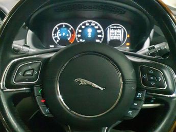 JAGUAR XJ 3.0d V6 Portfolio Saloon 4dr Diesel Auto Euro 6 (s/s) (300 ps) 6