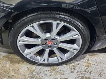 JAGUAR XJ 3.0d V6 Portfolio Saloon 4dr Diesel Auto Euro 6 (s/s) (300 ps) 6