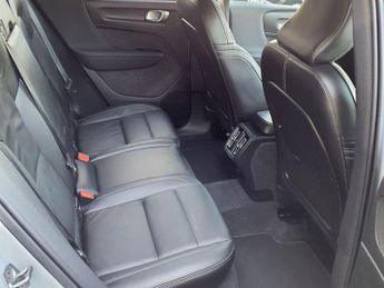 VOLVO XC40 2.0 B4 R-DESIGN PRO AWD MHEV 5d 195 BHP MUST BE SEEN TOP SPEC 4X