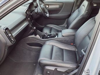 VOLVO XC40 2.0 B4 R-DESIGN PRO AWD MHEV 5d 195 BHP MUST BE SEEN TOP SPEC 4X