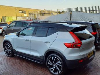 VOLVO XC40 2.0 B4 R-DESIGN PRO AWD MHEV 5d 195 BHP MUST BE SEEN TOP SPEC 4X