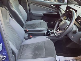 VOLKSWAGEN ID.4 Pure Performance 52kWh Life Edition SUV 5dr Electric Auto (170 p
