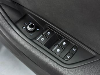 Audi A4 2.0 TFSI 35 Black Edition Saloon 4dr Petrol S Tronic Euro 6 (s/s