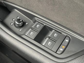 Audi A4 Avant 2.0 TFSI 35 Black Edition S Tronic Euro 6 (s/s) 5dr