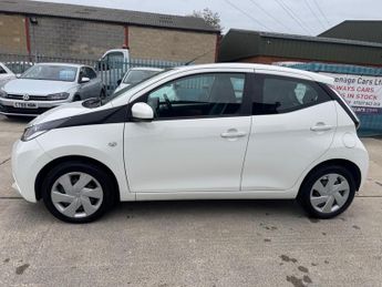 Toyota AYGO 1.0 VVT-i x-play x-shift Euro 6 5dr
