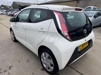 Toyota AYGO 1.0 VVT-i x-play x-shift Euro 6 5dr