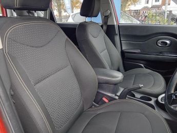Kia Soul 1.6 CRDi Connect Auto Euro 5 5dr