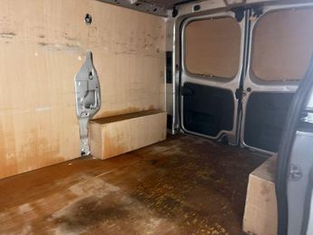 Renault Trafic 2.0 dCi ENERGY 28 Sport SWB Standard Roof Euro 6 (s/s) 5dr