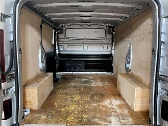 Renault Trafic 2.0 dCi ENERGY 28 Sport SWB Standard Roof Euro 6 (s/s) 5dr