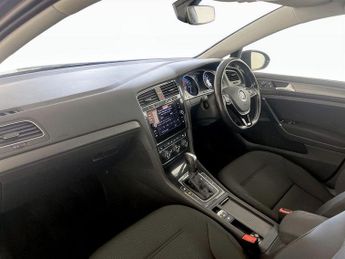 Volkswagen e-Golf 35.8kWh e-Golf Auto 5dr