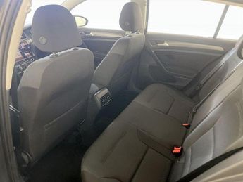 Volkswagen e-Golf 35.8kWh e-Golf Auto 5dr